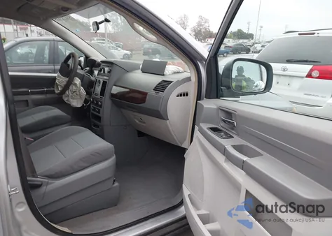 2010 Chrysler Town & Country New Lx из США, поврежденный, VIN 2A4RR2D14AR414721